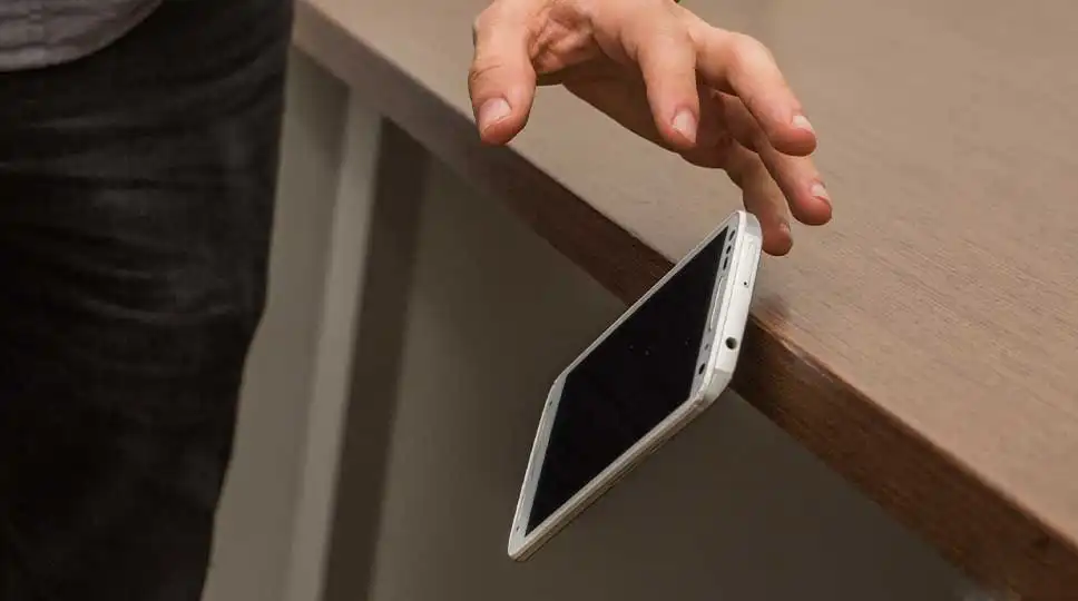 آسیبهای داخلی گوشی