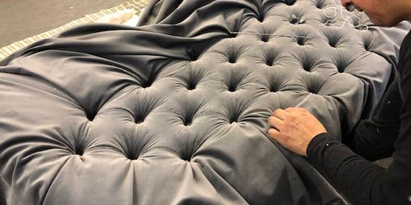 برش و نصب پارچه جدید مبل