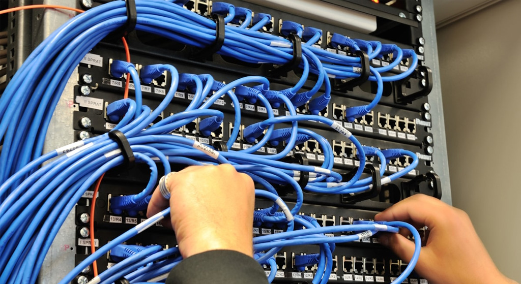 خرید انواع تجهیزات شبکه