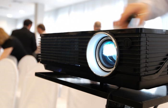 آیا ویدئو پروژکتور استوک تعمیری است آیا ویدئو پروژکتور استوک تعمیری است